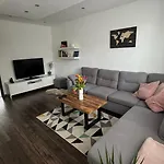 Milde's Near The Center - Hospodarska Street Apartment