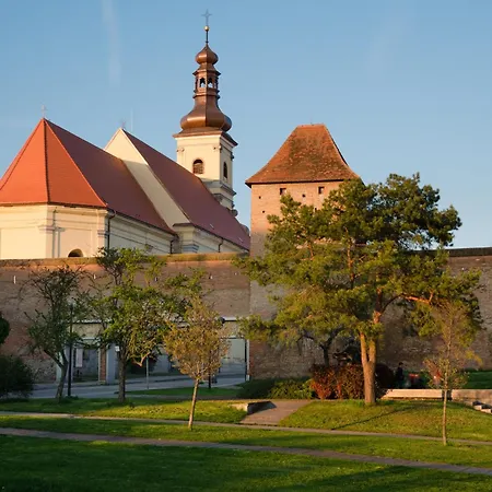 Milde's Near The Center - Hospodarska Street * Трнава